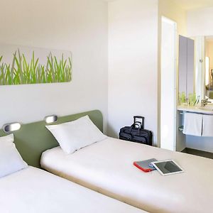 Zimmer mit zwei Einzelbetten